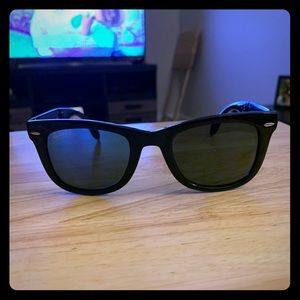 Folding rayban wayfarer